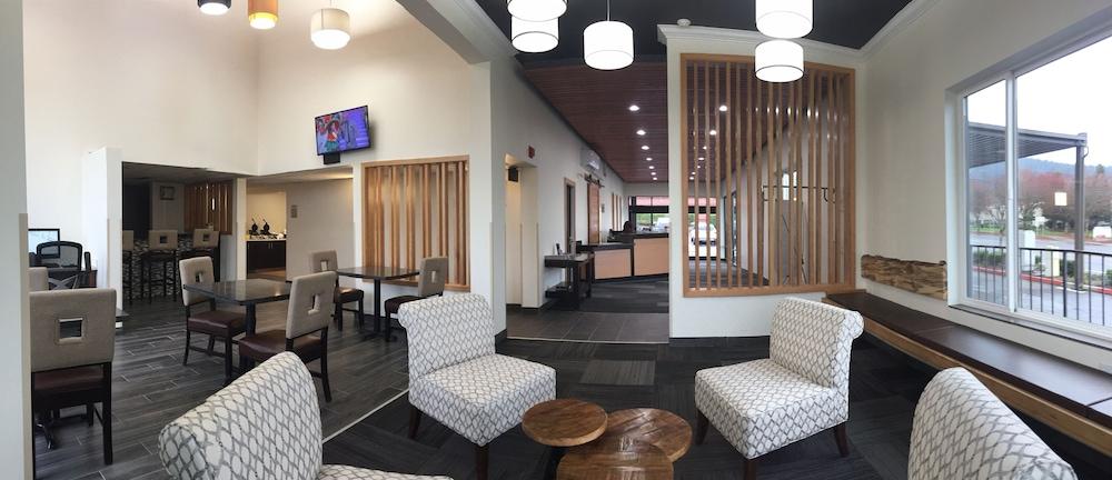 Quality Inn & Suites Clackamas - Portland Extérieur photo