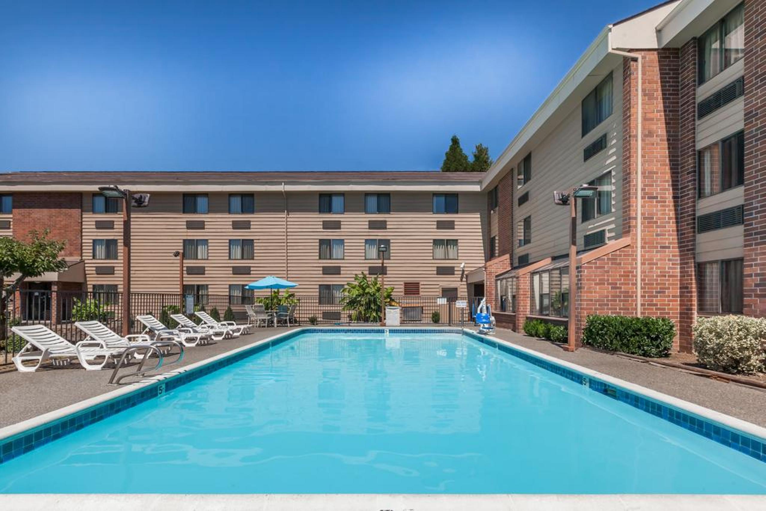 Quality Inn & Suites Clackamas - Portland Extérieur photo
