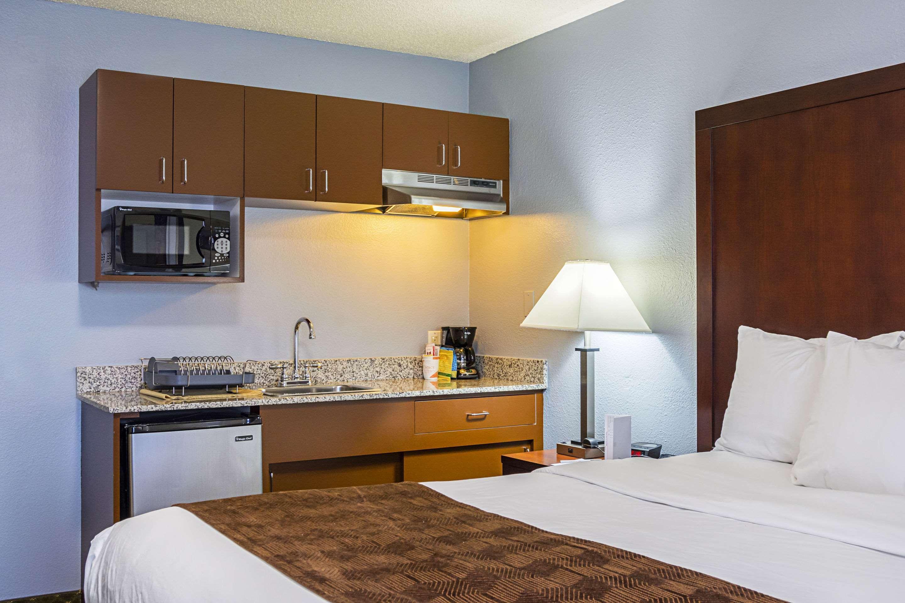 Quality Inn & Suites Clackamas - Portland Extérieur photo
