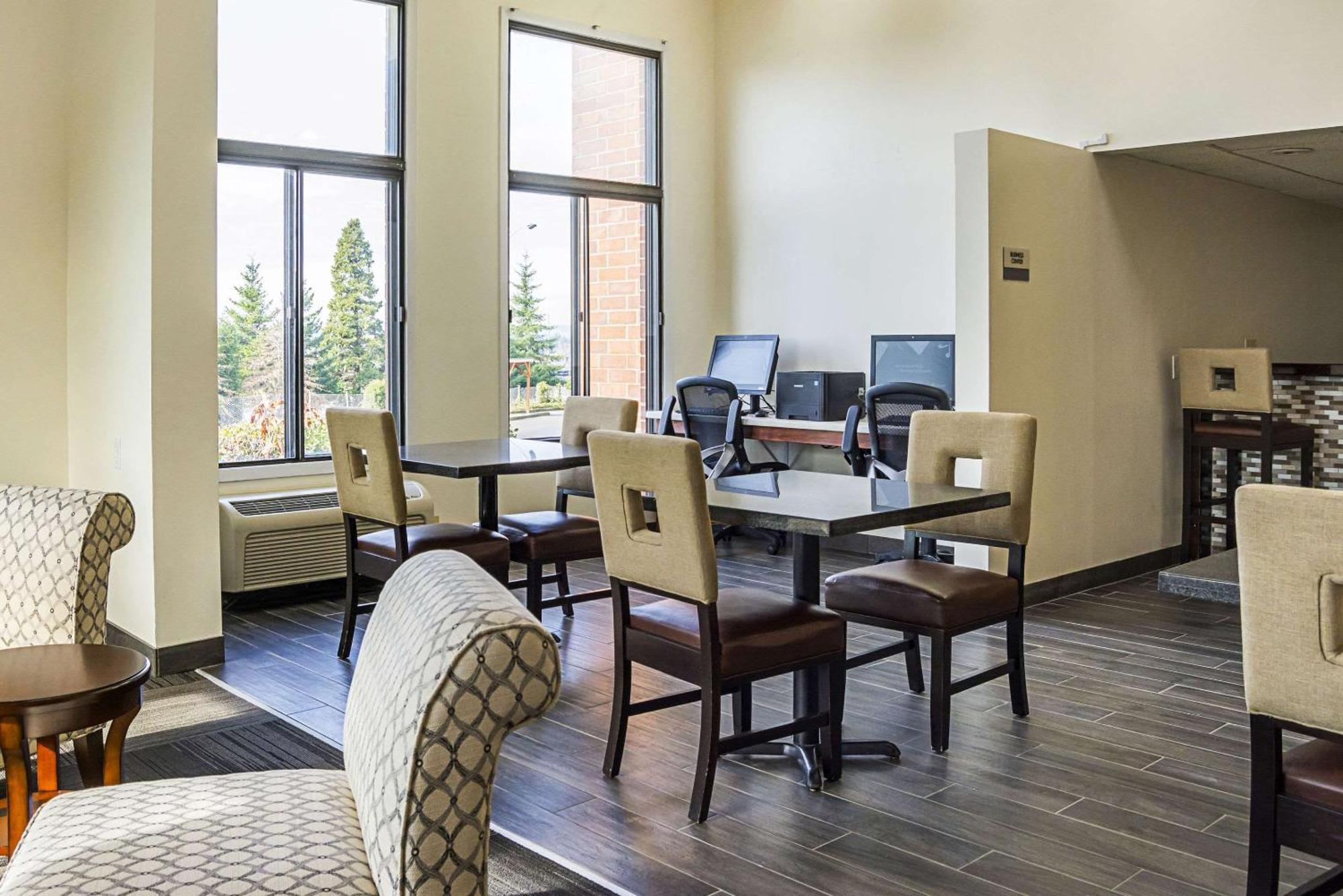 Quality Inn & Suites Clackamas - Portland Extérieur photo