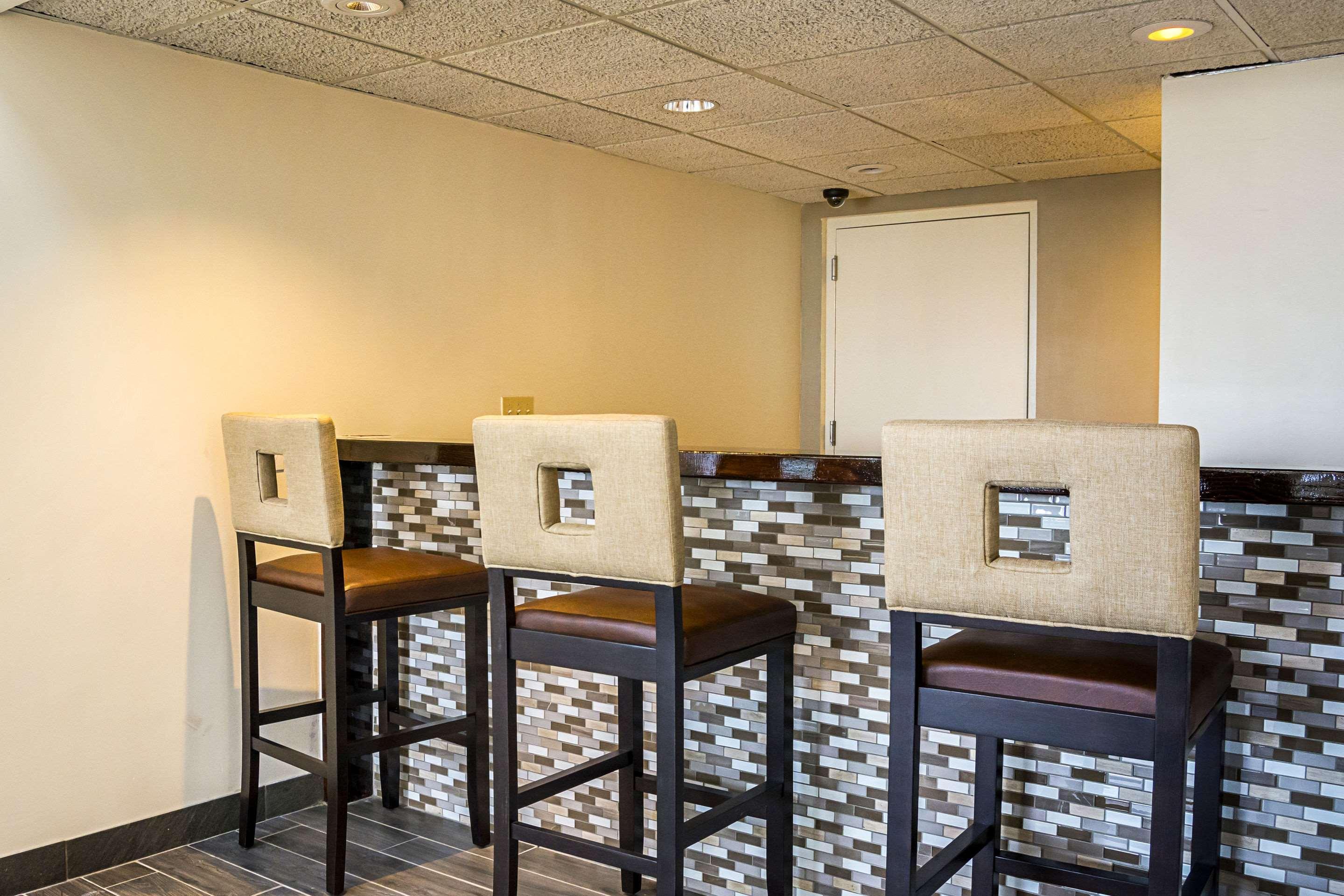 Quality Inn & Suites Clackamas - Portland Extérieur photo