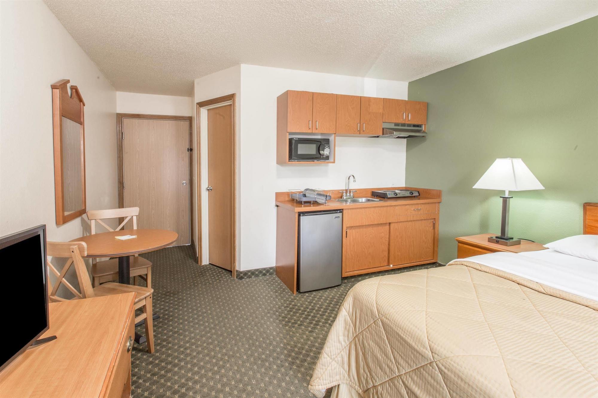 Quality Inn & Suites Clackamas - Portland Extérieur photo