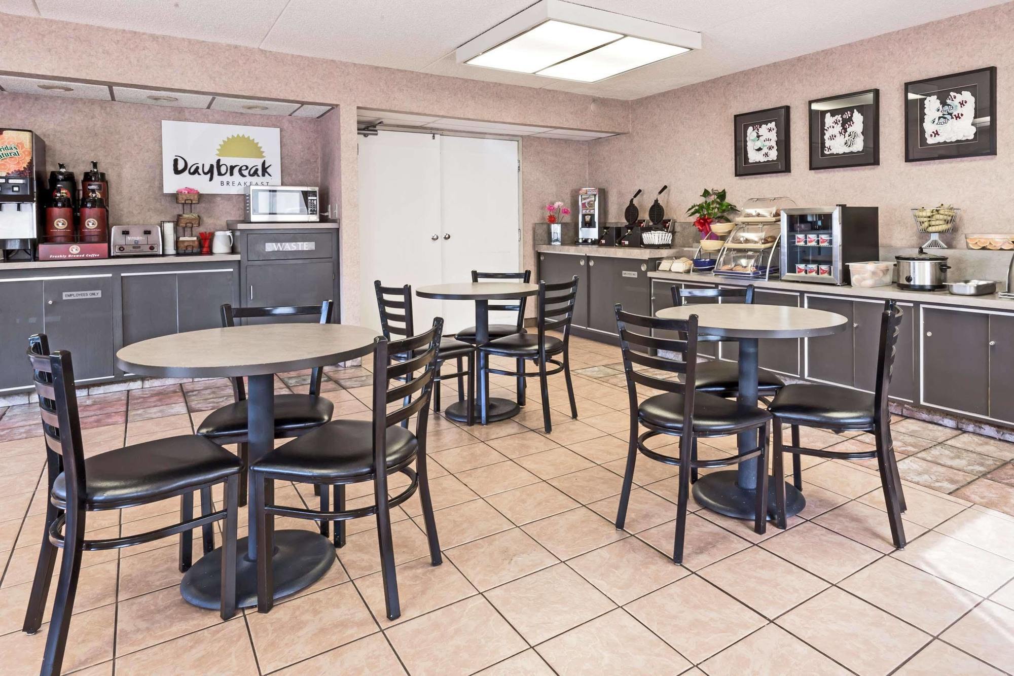 Quality Inn & Suites Clackamas - Portland Extérieur photo