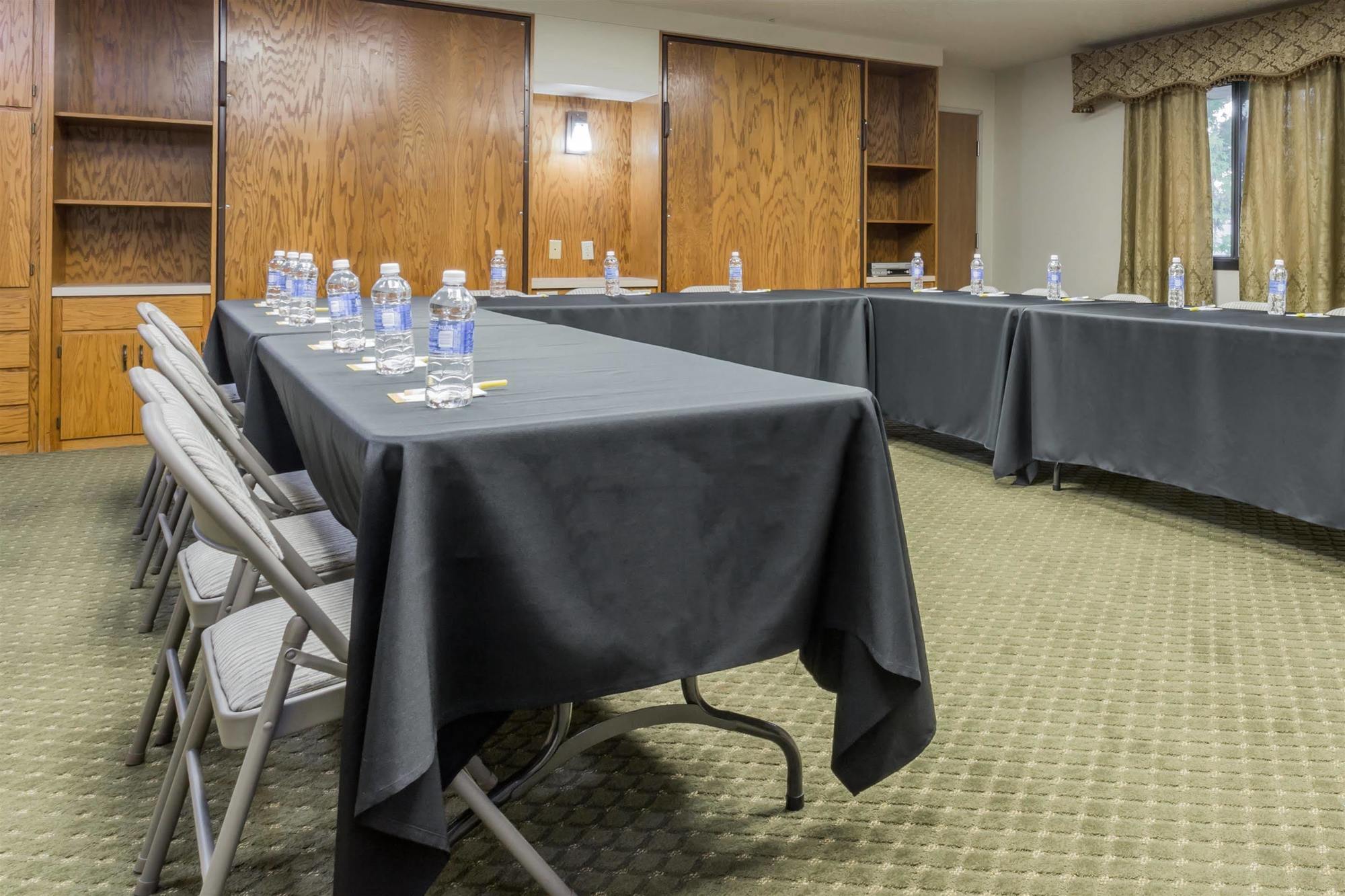 Quality Inn & Suites Clackamas - Portland Extérieur photo