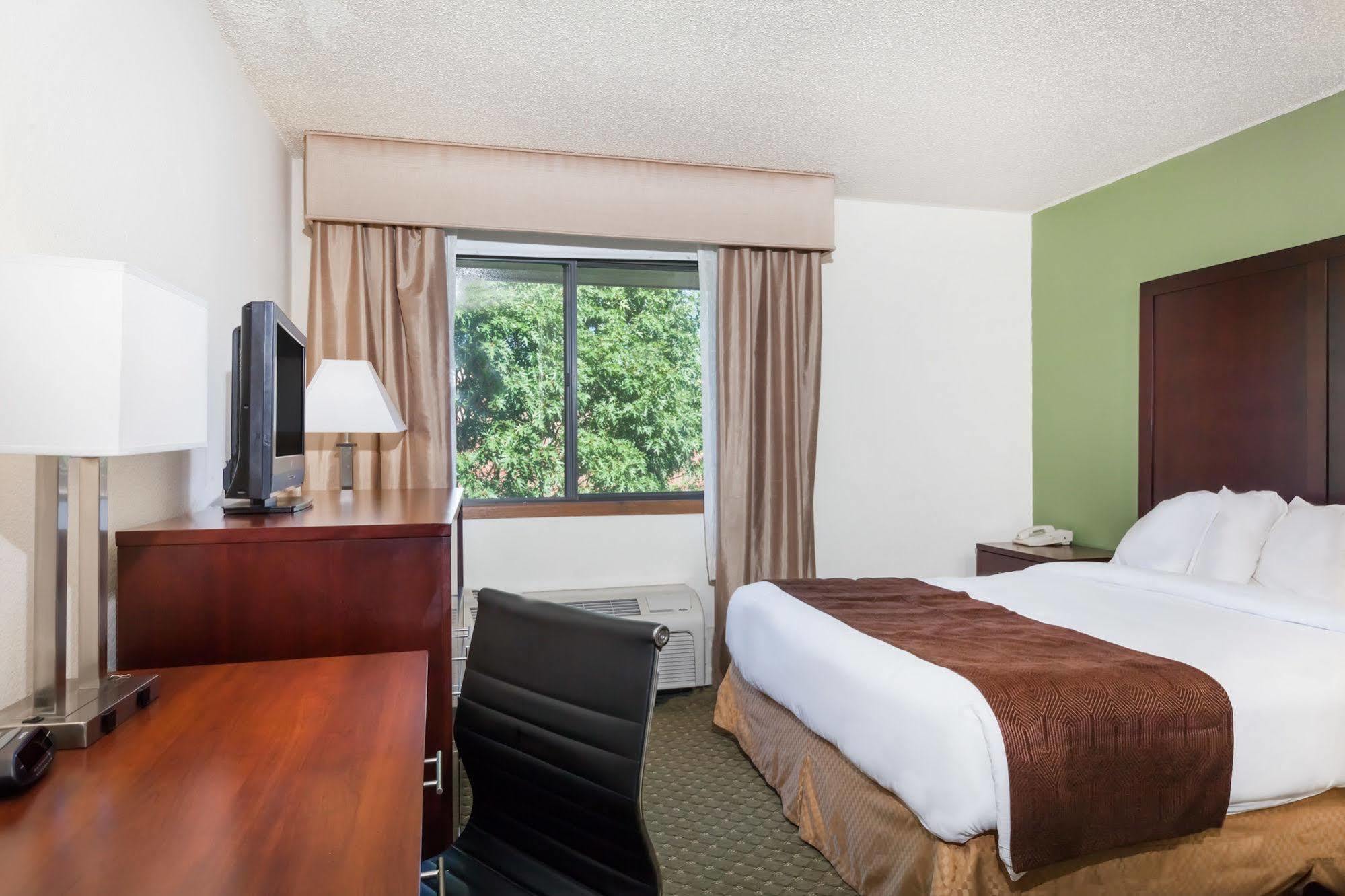Quality Inn & Suites Clackamas - Portland Extérieur photo