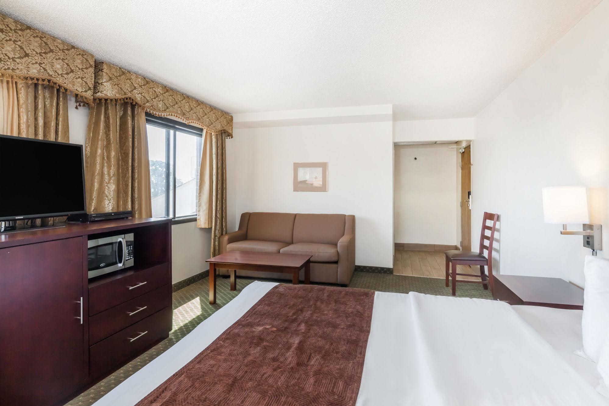 Quality Inn & Suites Clackamas - Portland Extérieur photo