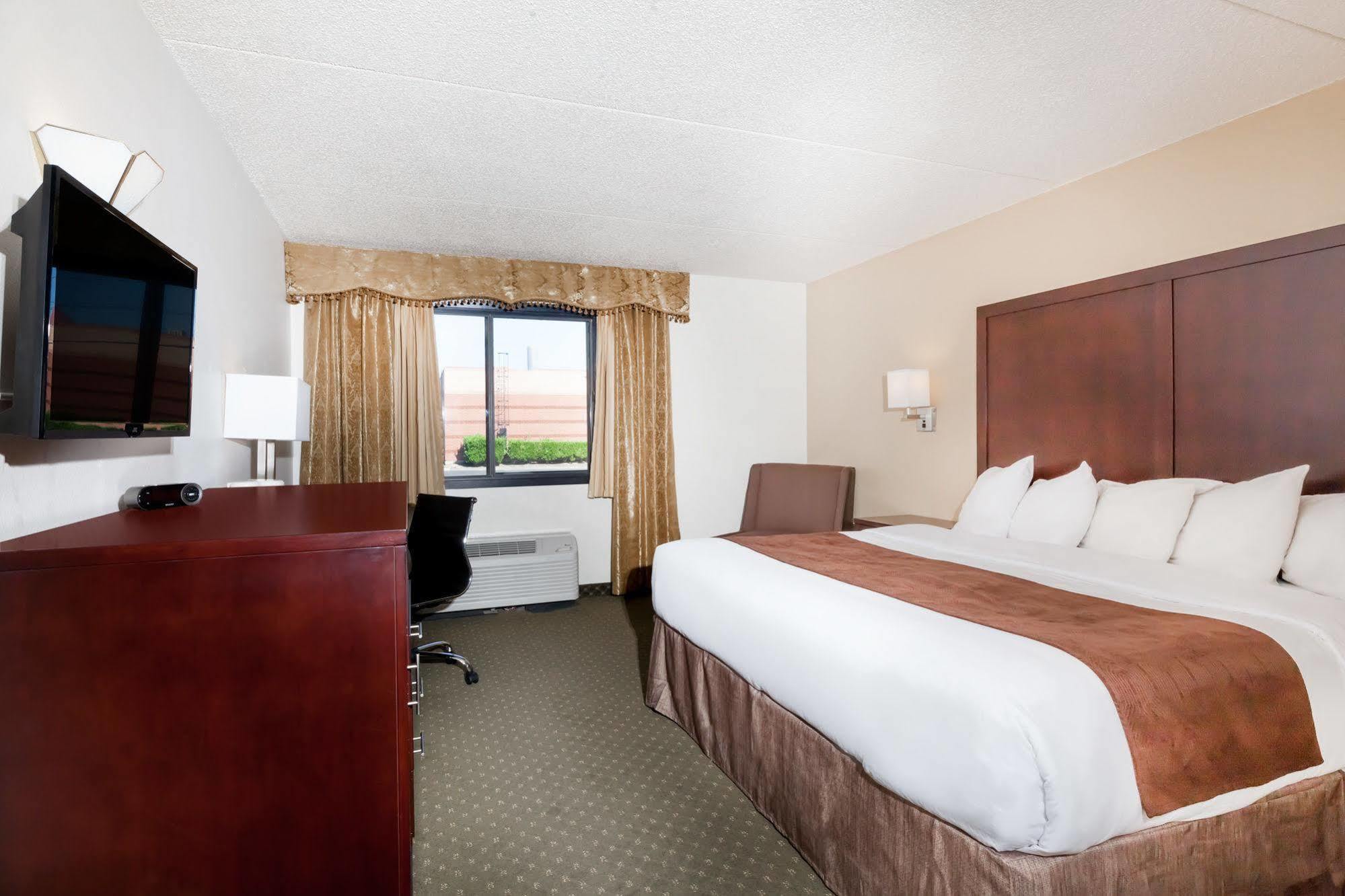 Quality Inn & Suites Clackamas - Portland Extérieur photo