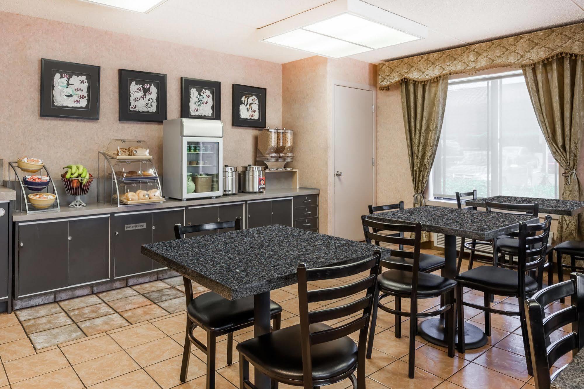 Quality Inn & Suites Clackamas - Portland Extérieur photo